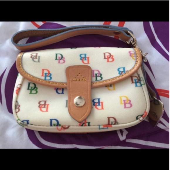 Dooney & Bourke Handbags - Dooney & Bourke mini Clutch wallet